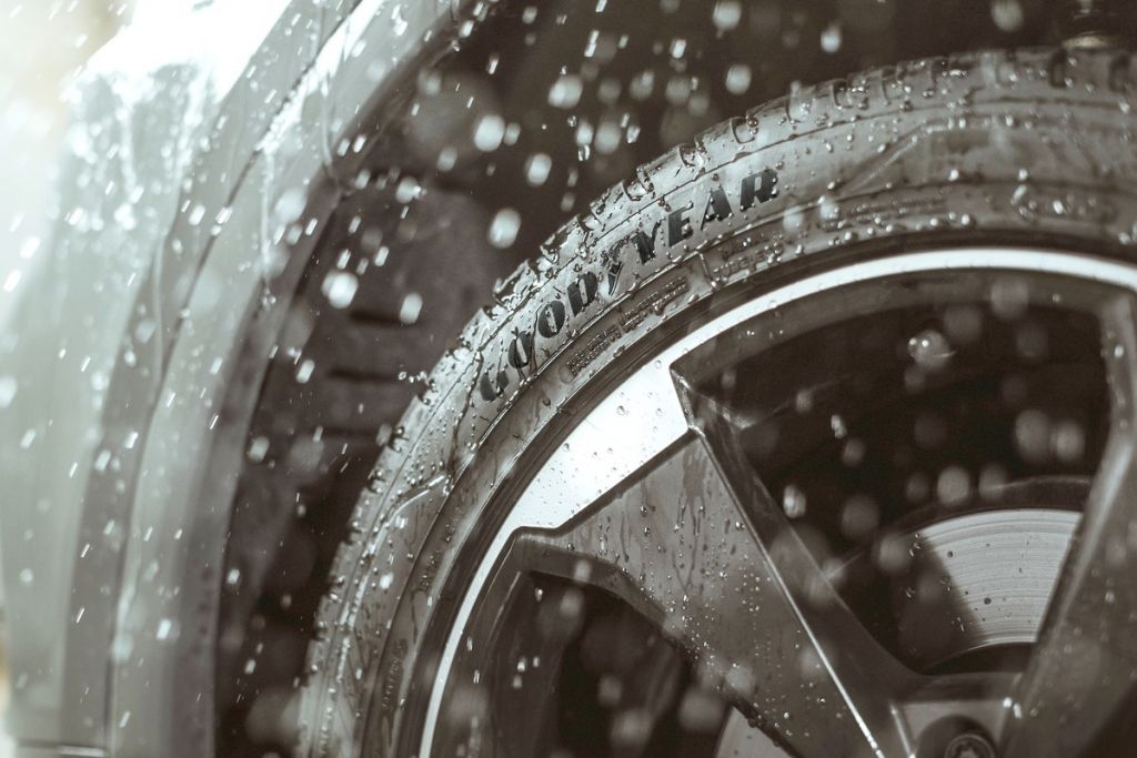 Koupě zimních pneumatik se s blížícím se jarem nevyplatí