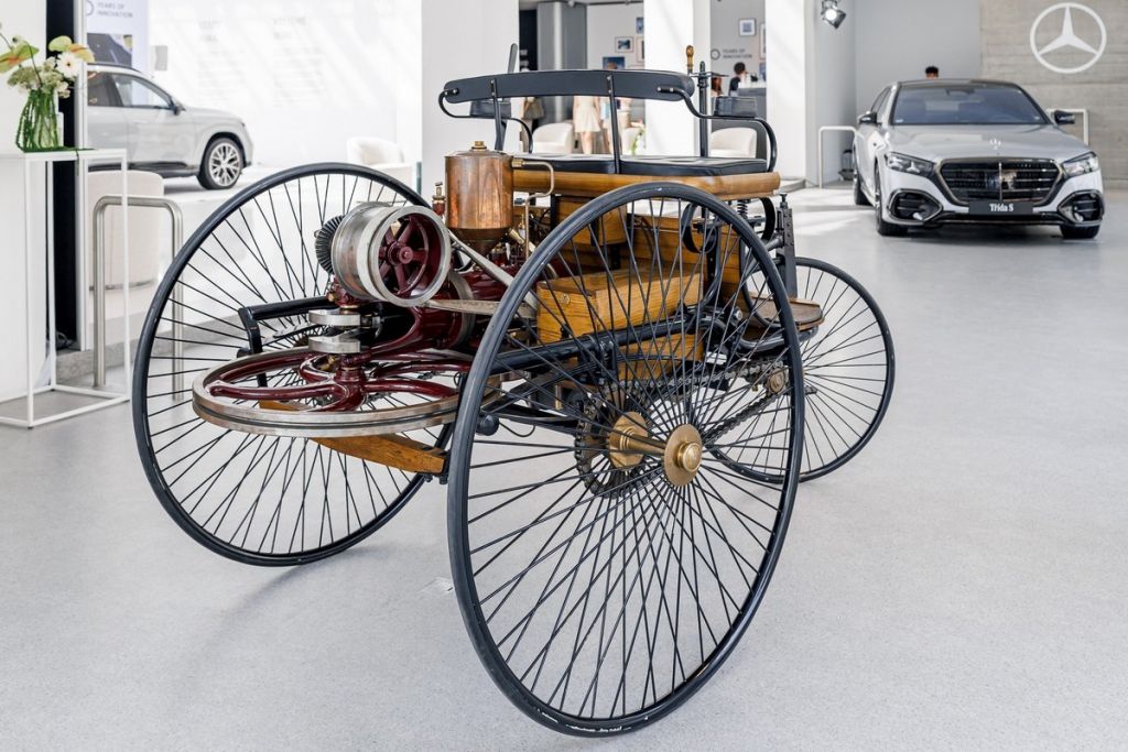 Mercedes-Benz Studio Praha se otevřelo návštěvníkům