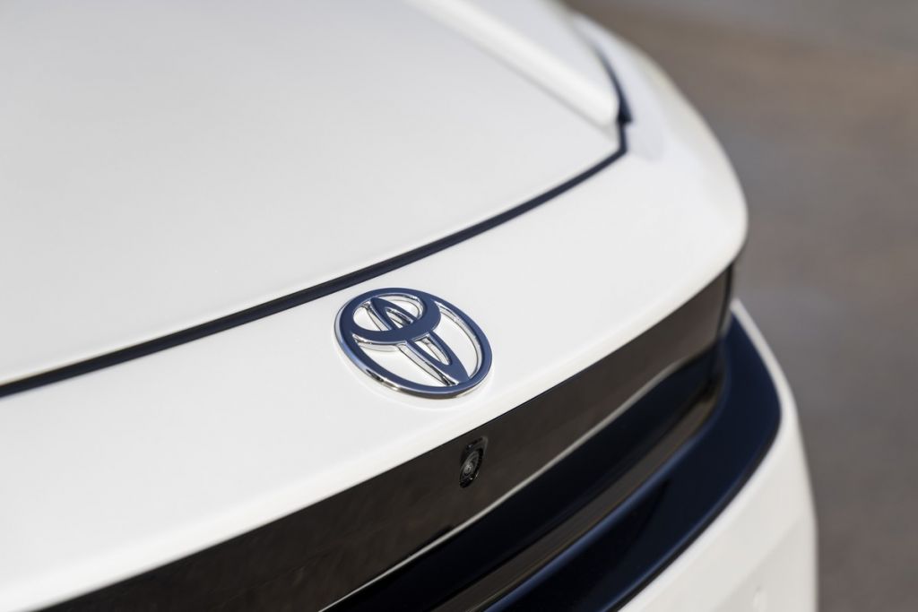 Toyota a Uber zpřístupňují elektrifikaci alternativním taxi